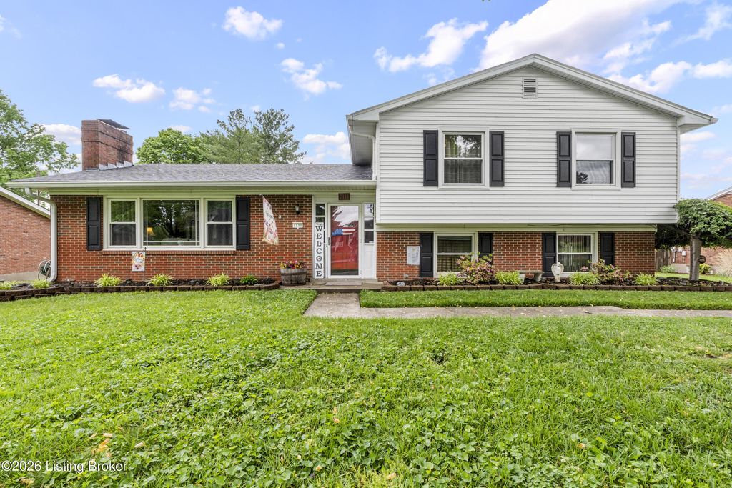 Photo of 7111 Creek Stone Blvd, Louisville, KY 40228 (MLS # 1716207)