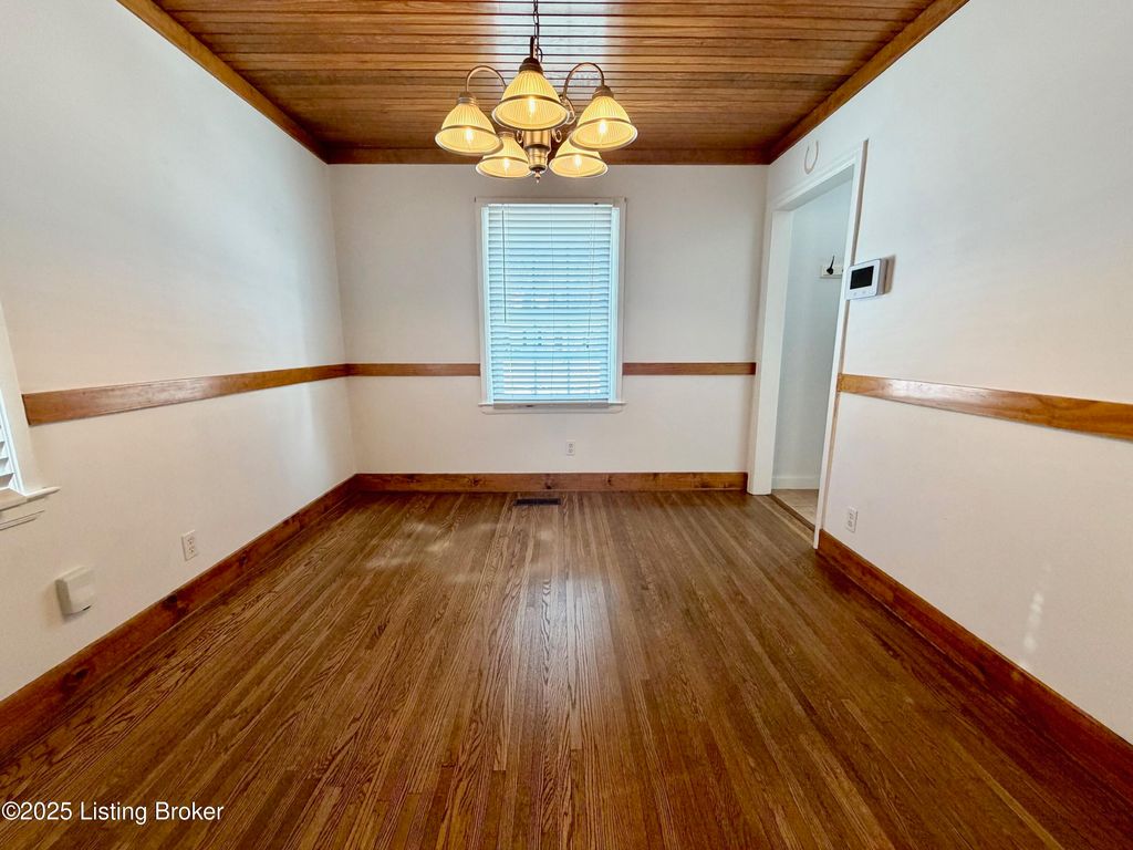 Photo of 628 Harris Pl, Louisville, KY 40222 (MLS # 1705218)