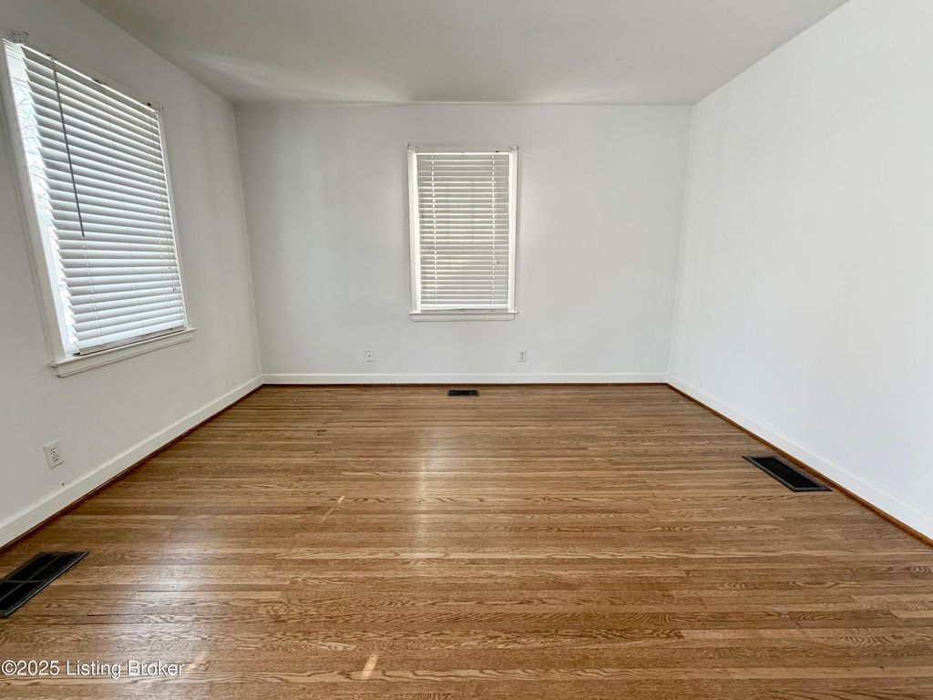 Photo of 628 Harris Pl, Louisville, KY 40222 (MLS # 1705218)