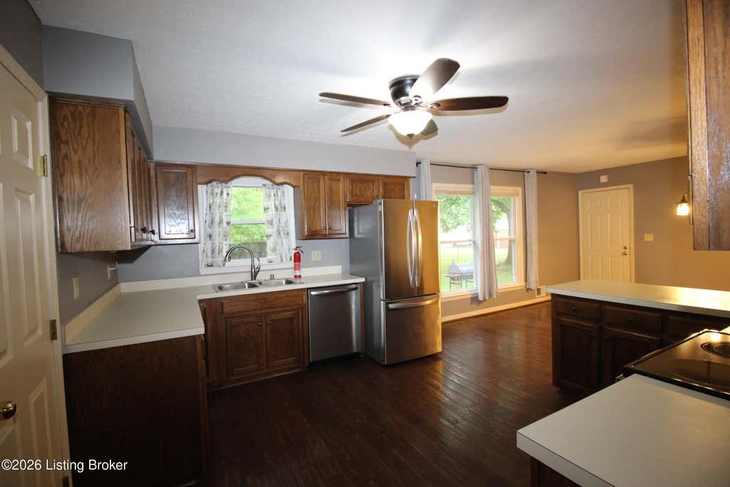 Photo of 148 Primrose Dr, Mt Washington, KY 40047 (MLS # 1722694)