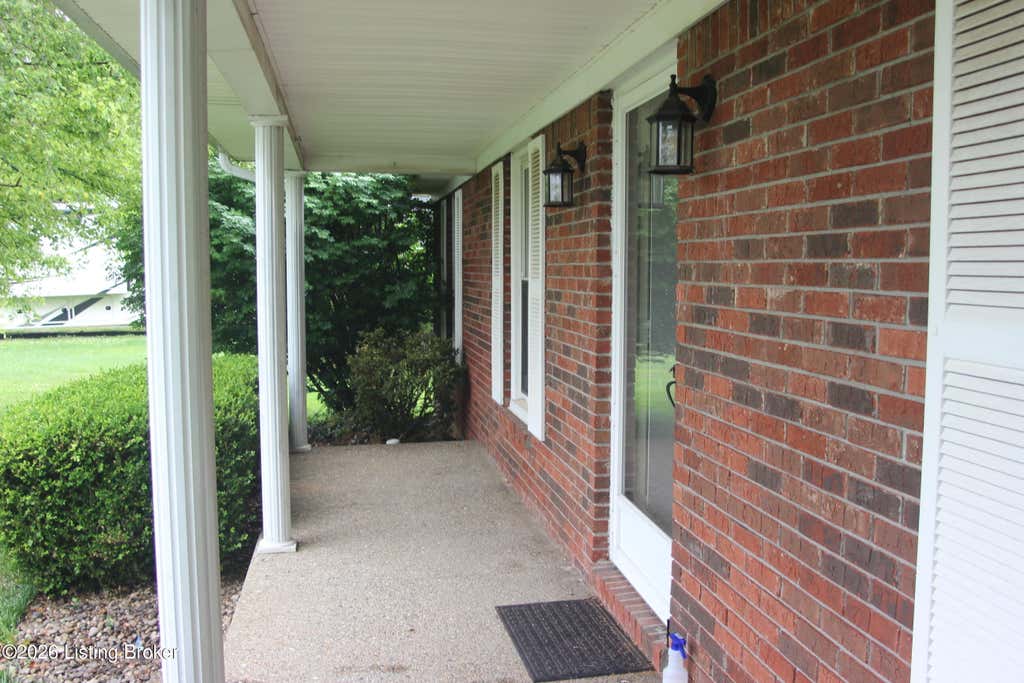 Photo of 148 Primrose Dr, Mt Washington, KY 40047 (MLS # 1722694)