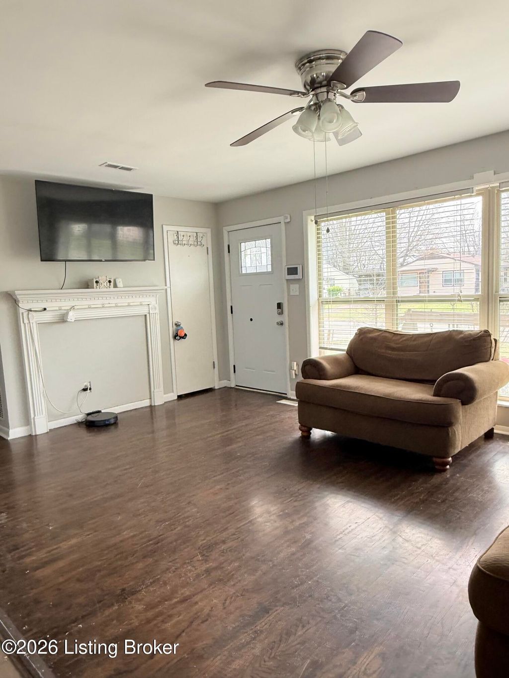 Photo of 5305 Red Oak Ln, Louisville, KY 40218 (MLS # 1712694)