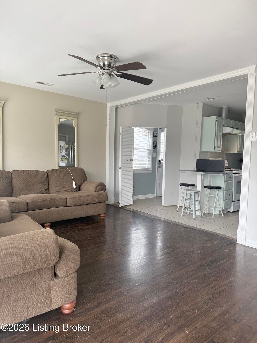 Photo of 5305 Red Oak Ln, Louisville, KY 40218 (MLS # 1712694)