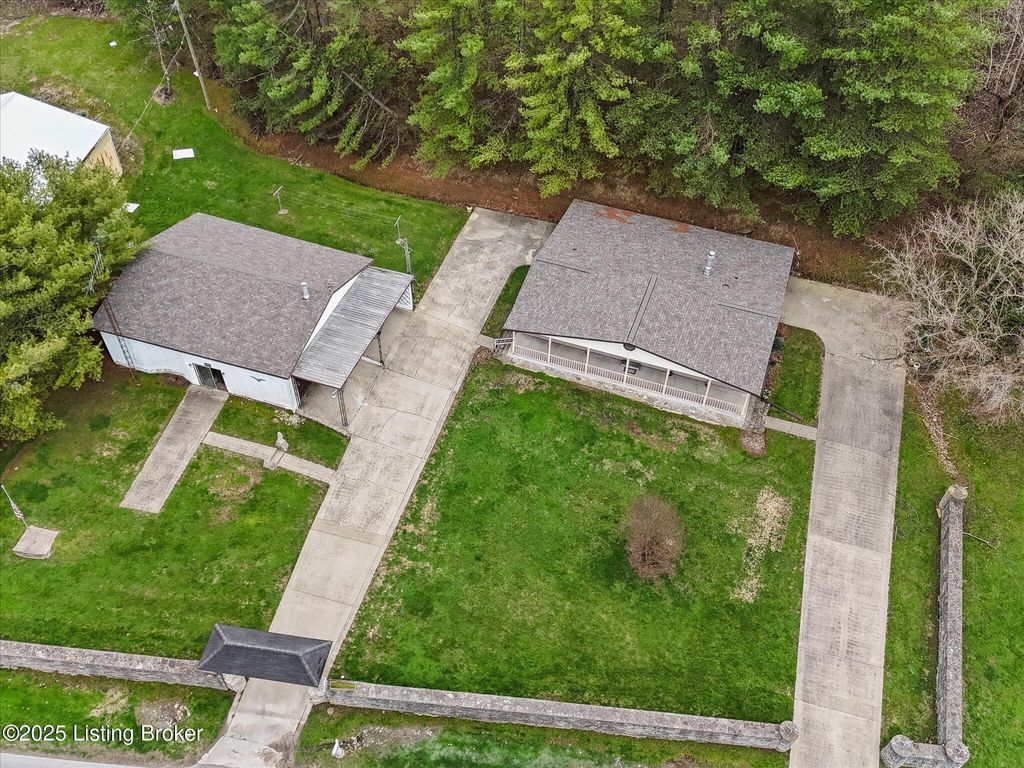 Photo of 1406 Gillock Ave, Carrollton, KY 41008 (MLS # 1704867)