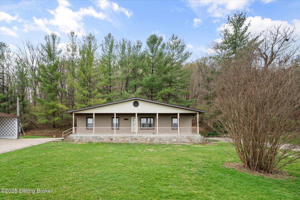 Photo of 1406 Gillock Ave, Carrollton, KY 41008 (MLS # 1704867)