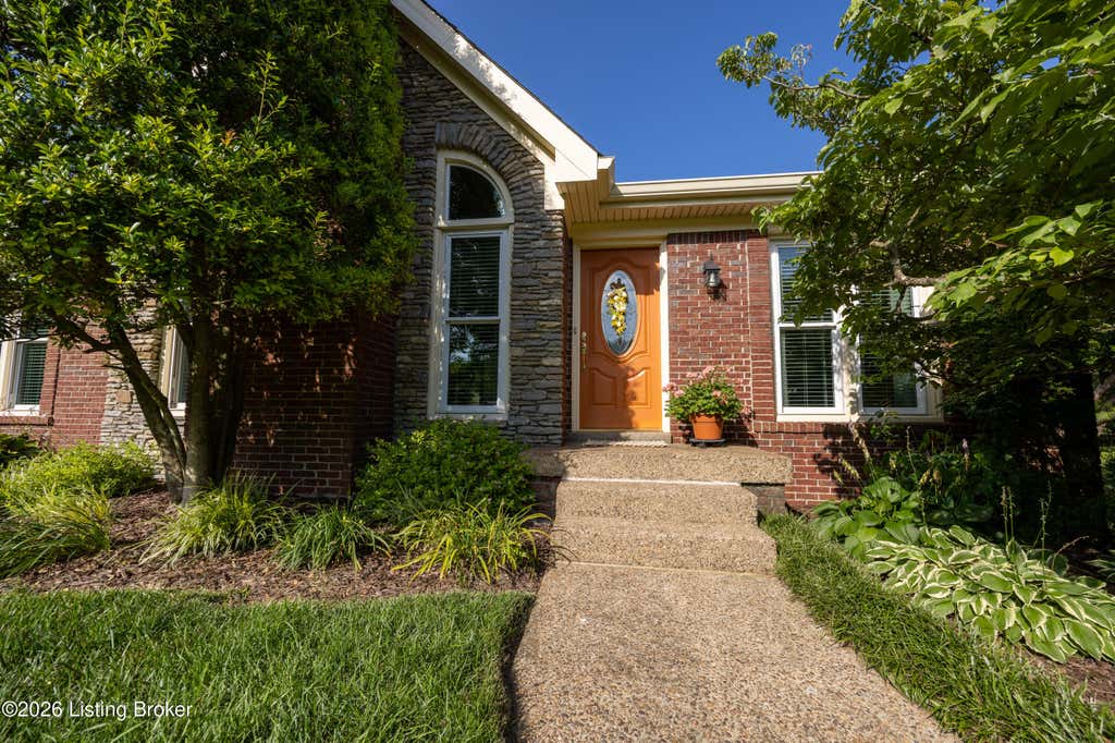 Photo of 14107 Bentley Ct, Louisville, KY 40245 (MLS # 1722267)
