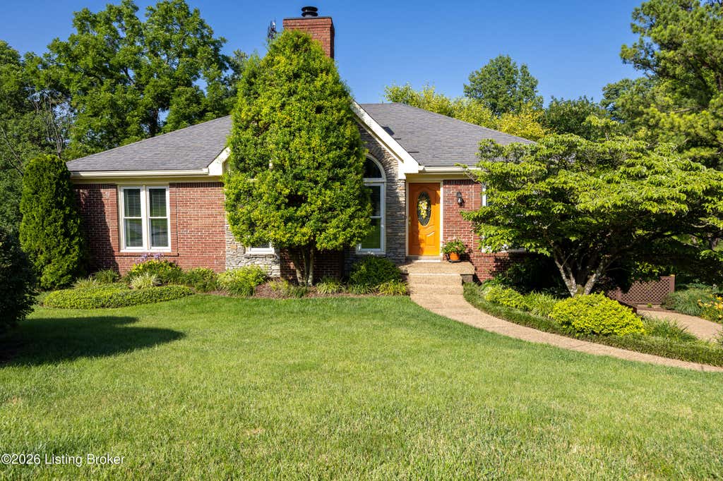 Photo of 14107 Bentley Ct, Louisville, KY 40245 (MLS # 1722267)