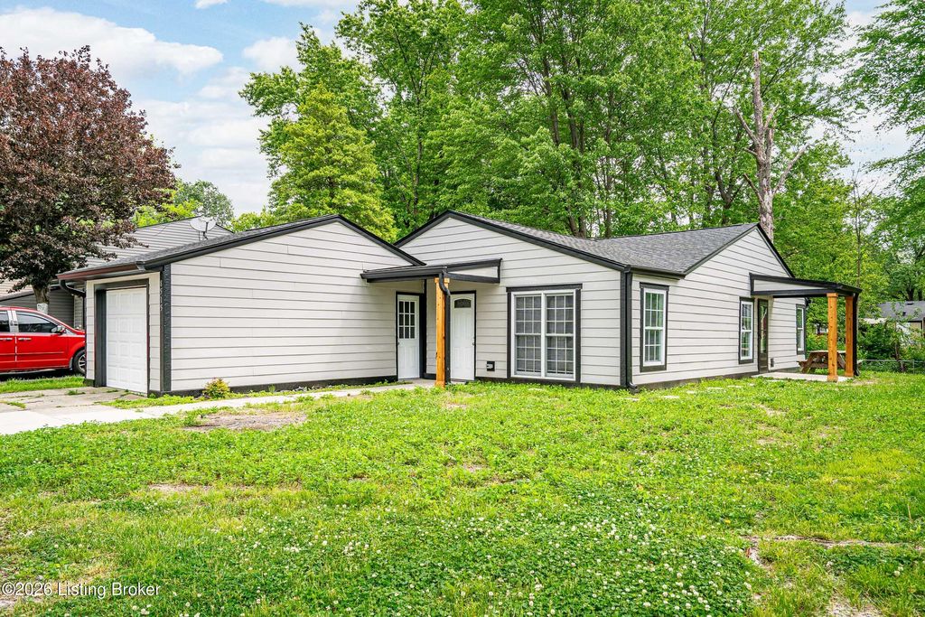 Photo of 8515 Coco Ct, Louisville, KY 40219 (MLS # 1715936)