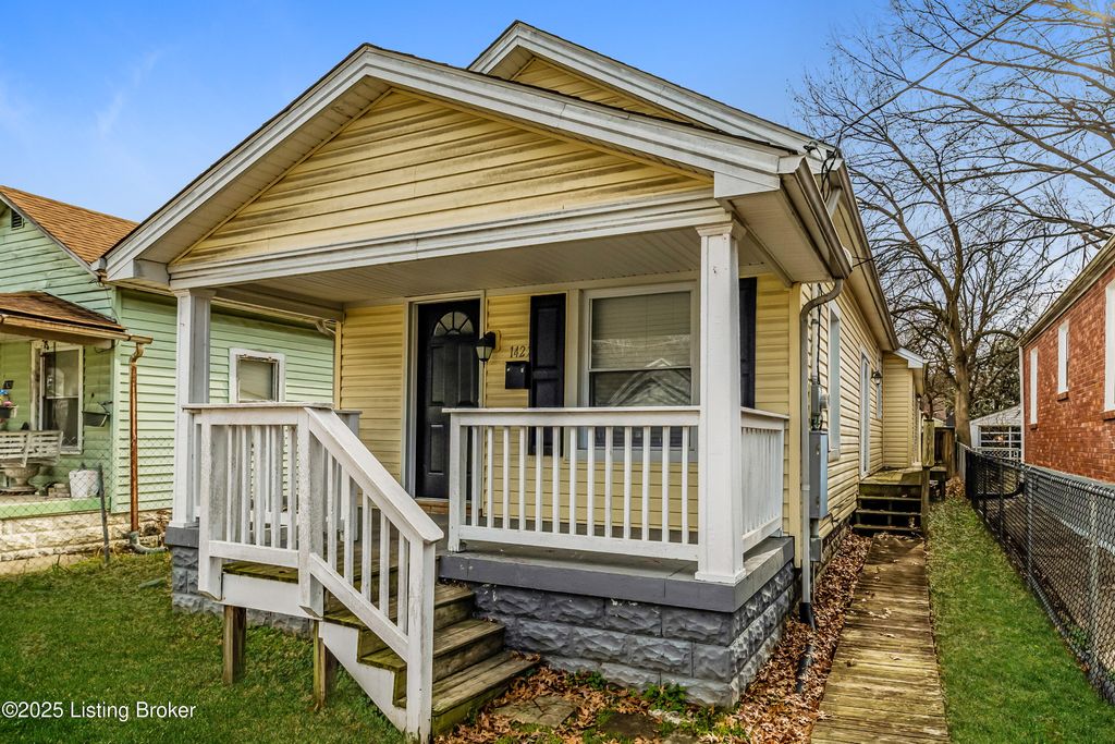 Photo of 1422 Longfield Ave, Louisville, KY 40215 (MLS # 1704981)