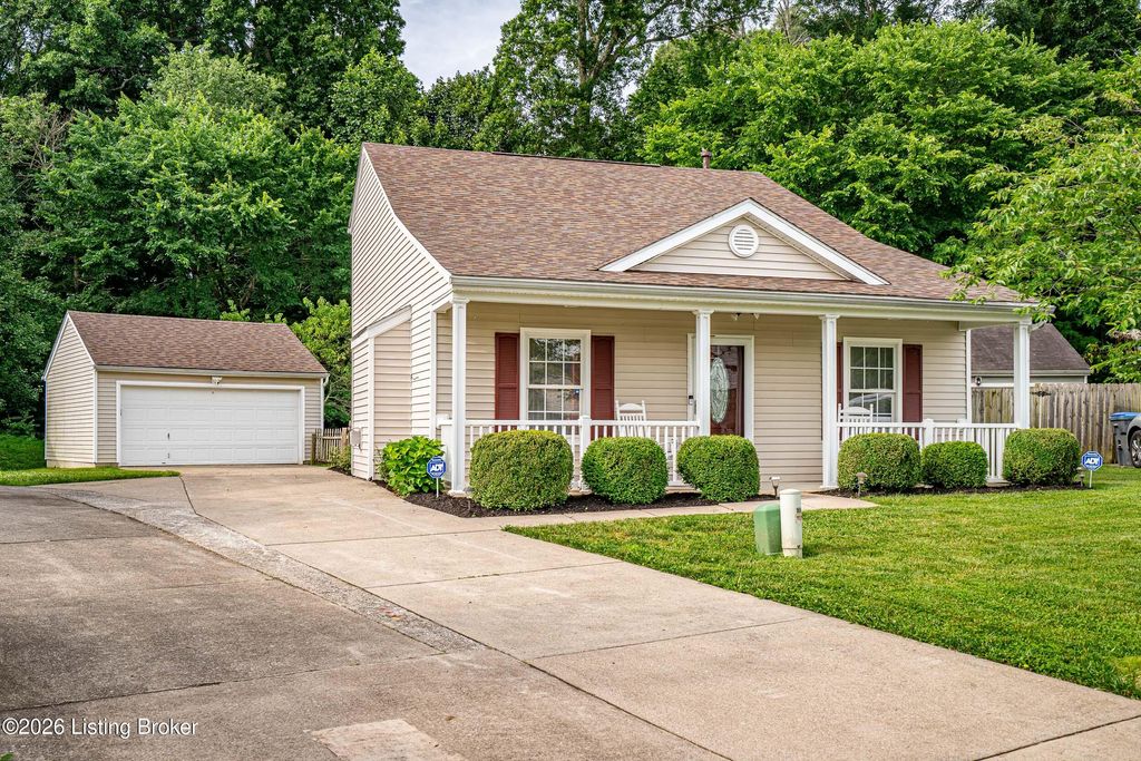 Photo of 6314 Maravian Dr, Louisville, KY 40258 (MLS # 1719208)