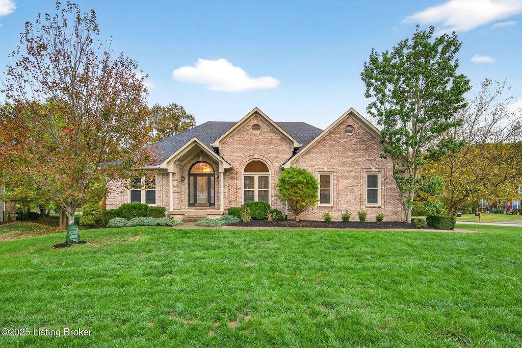 Photo of 16715 Polo Fields Ln, Louisville, KY 40245 (MLS # 1702125)