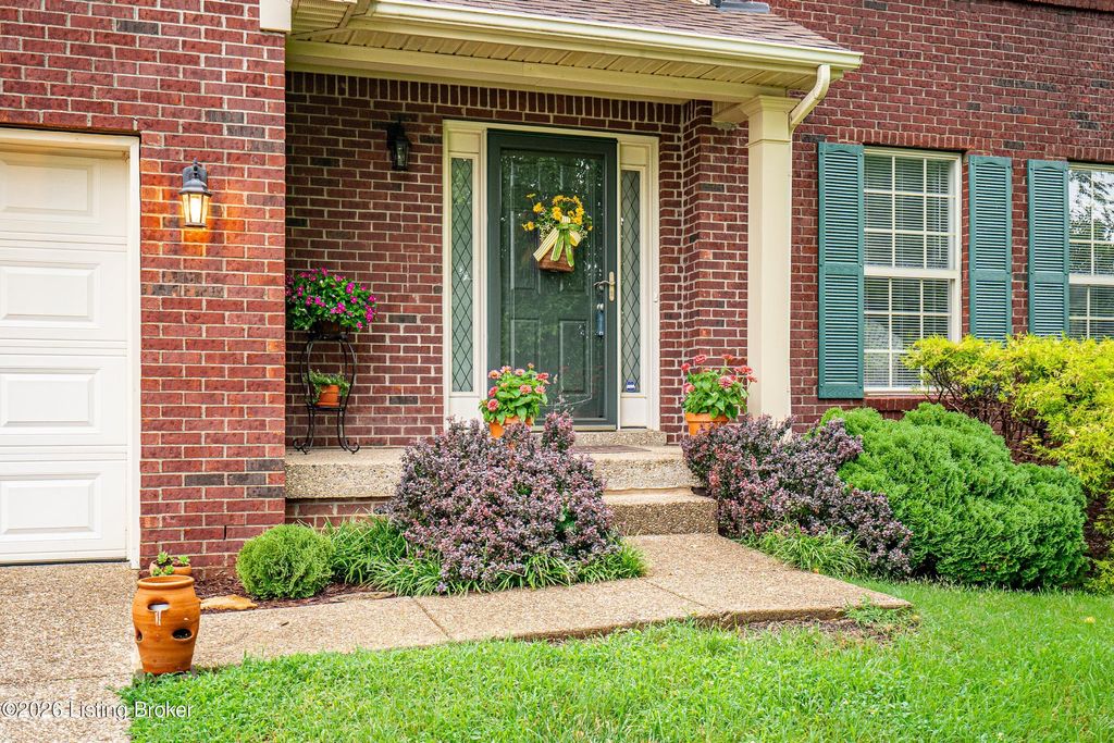 Photo of 16707 Summit Vista Way, Louisville, KY 40245 (MLS # 1723725)