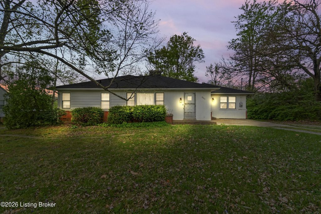 Photo of 4615 Glen Rose Rd, Louisville, KY 40229 (MLS # 1714114)