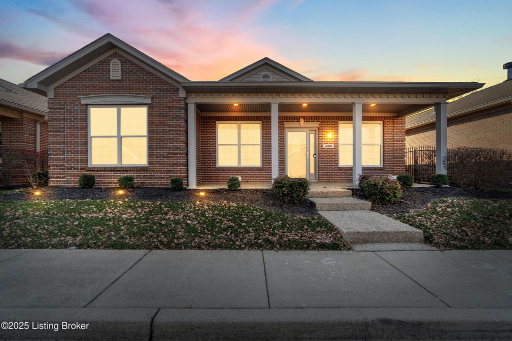 Photo of 4302 Dove Park Blvd, Louisville, KY 40299 (MLS # 1705957)