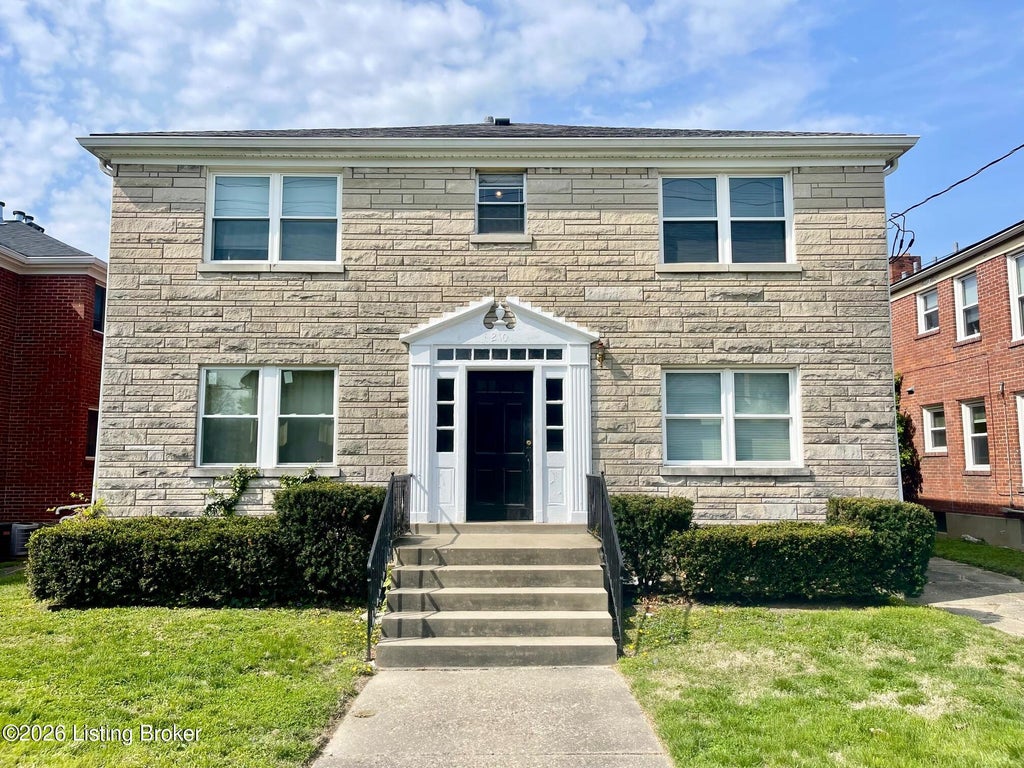 Photo of 210 Breckinridge Ln #2, Louisville, KY 40207 (MLS # 1729063)