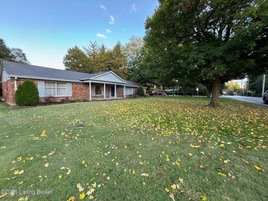 Photo of 2527 Newburg Rd, Louisville, KY 40205 (MLS # 1706603)