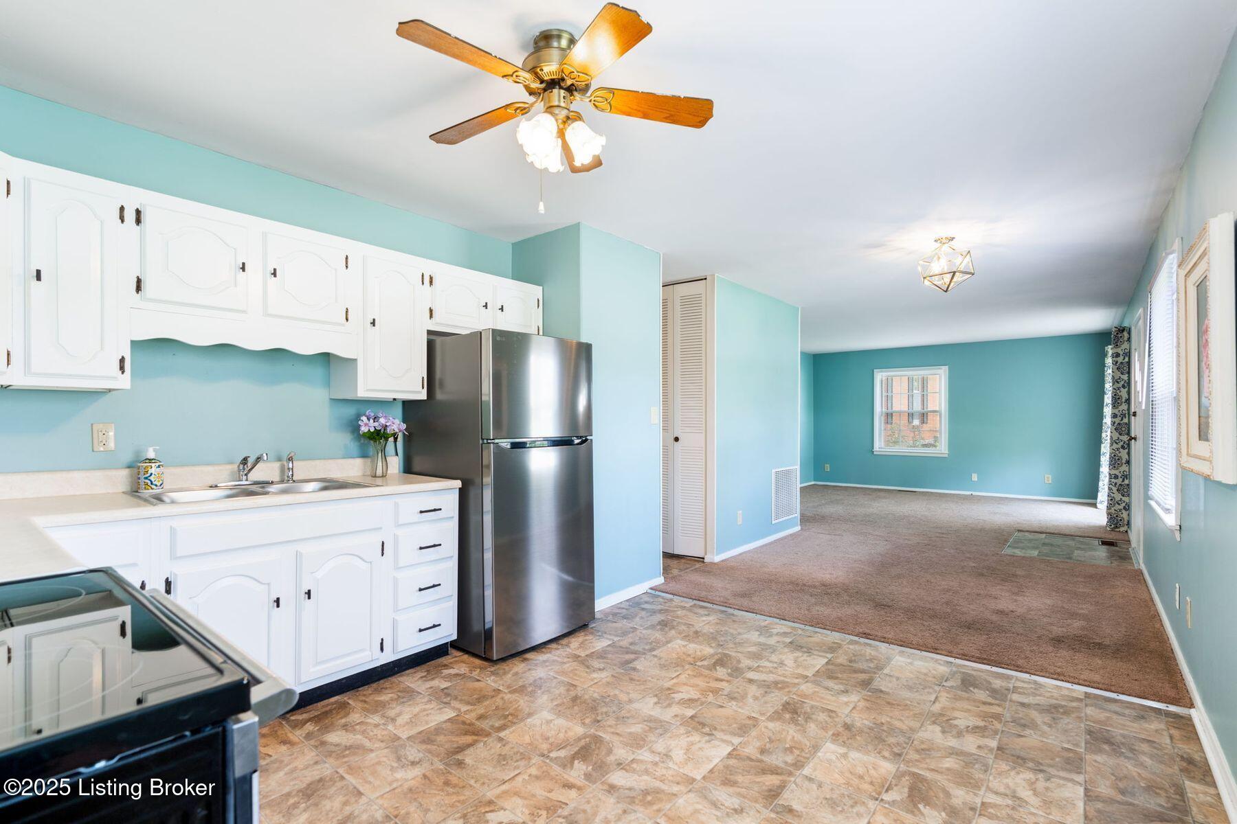 9806 Orlandi Ct, Louisville, Kentucky image 7