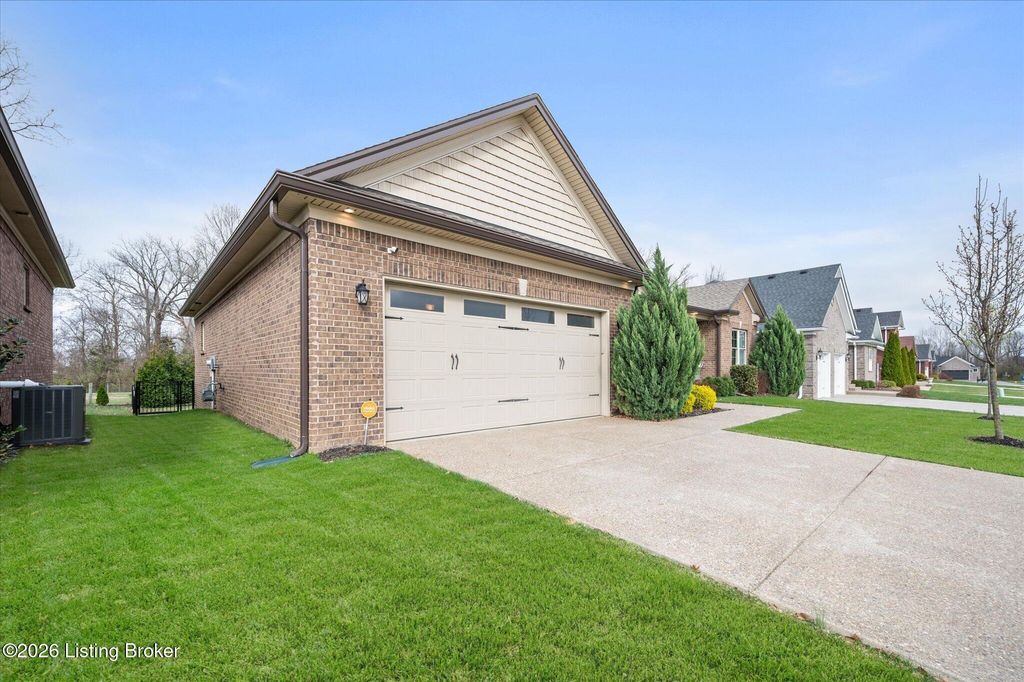 Photo of 7712 Niemann Dr, Louisville, KY 40291 (MLS # 1711164)