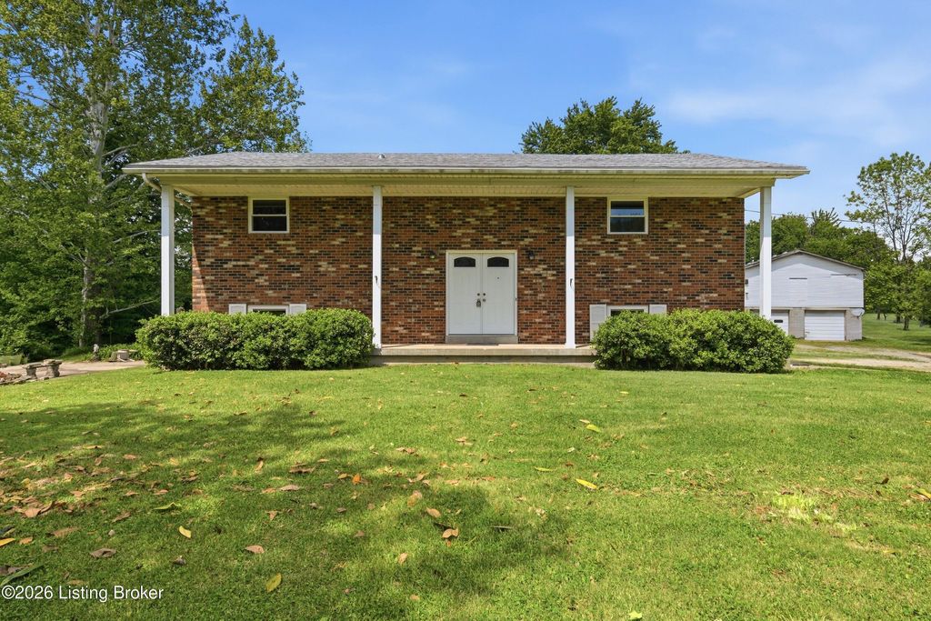 Photo of 4001 Mud Ln, Louisville, KY 40229 (MLS # 1715934)