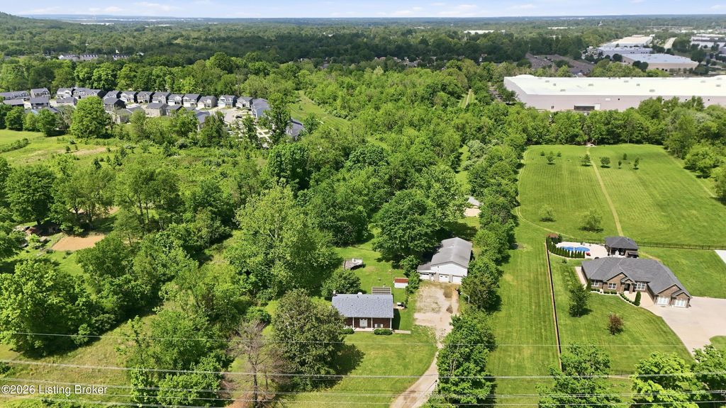 Photo of 4001 Mud Ln, Louisville, KY 40229 (MLS # 1715934)
