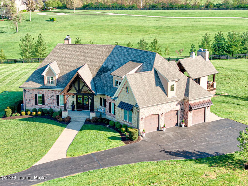 Photo of 33 Timberwood Dr, Simpsonville, KY 40067 (MLS # 1714296)