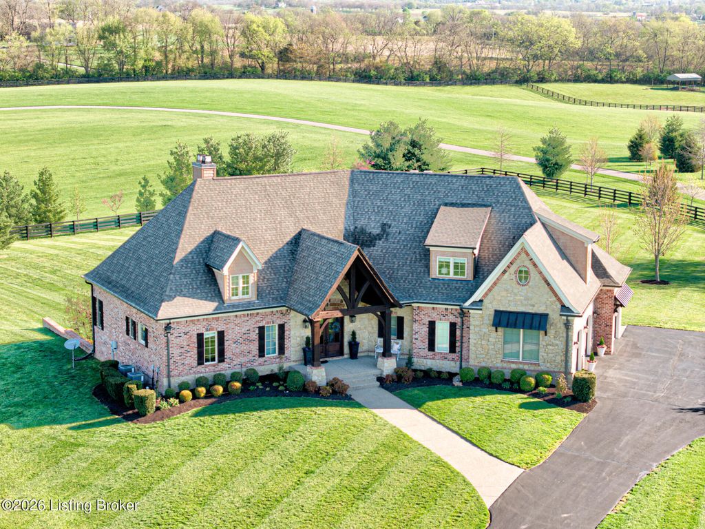 Photo of 33 Timberwood Dr, Simpsonville, KY 40067 (MLS # 1714296)