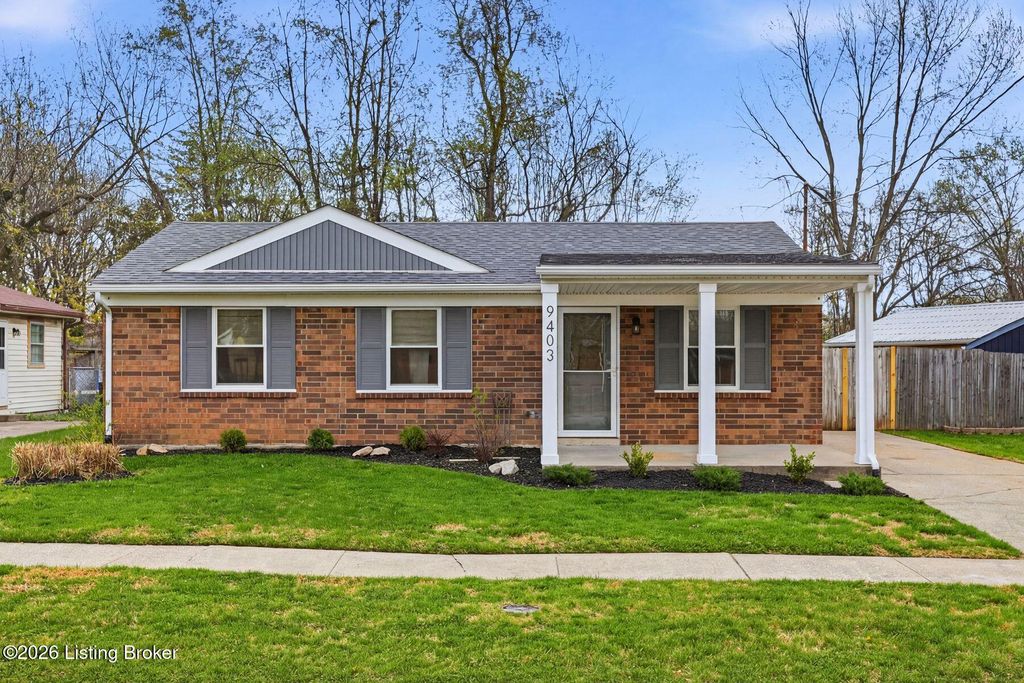 Photo of 9403 Moonridge Pl, Louisville, KY 40229 (MLS # 1713137)