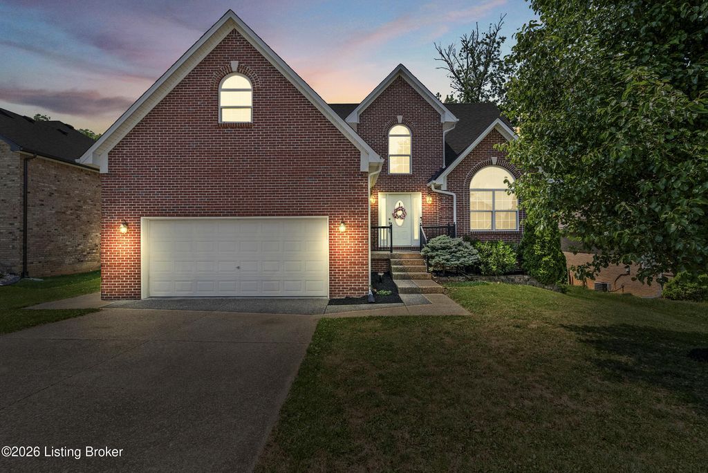 Photo of 207 River Edge Dr, Shepherdsville, KY 40165 (MLS # 1717832)