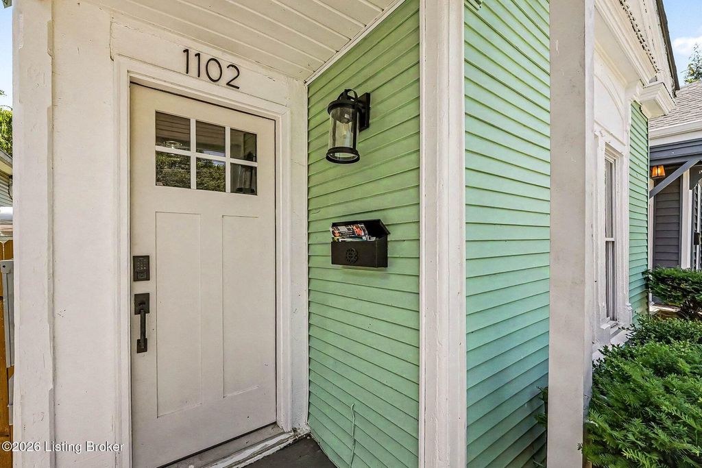 Photo of 1102 E Saint Catherine St, Louisville, KY 40204 (MLS # 1717536)