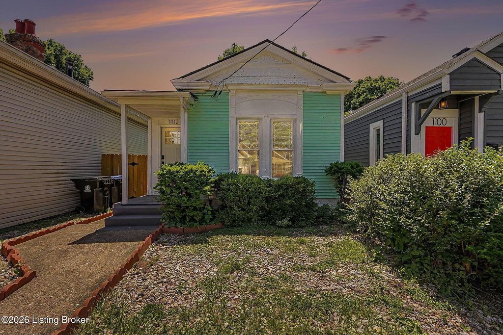 Photo of 1102 E Saint Catherine St, Louisville, KY 40204 (MLS # 1717536)