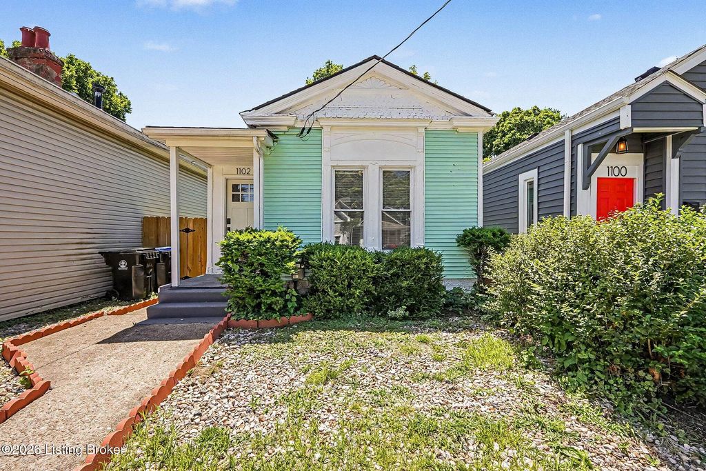 Photo of 1102 E Saint Catherine St, Louisville, KY 40204 (MLS # 1717536)