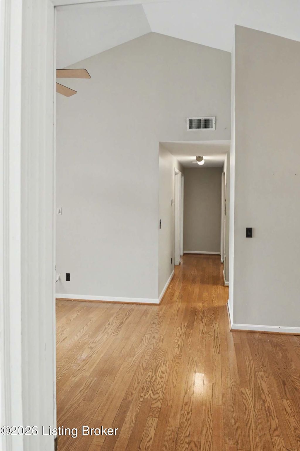 Photo of 1110 Westlynne Pl #UNIT 5, Louisville, KY 40222 (MLS # 1710495)