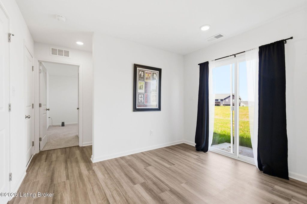 Photo of 572 Pinehurst Dr, Vine Grove, KY 40175 (MLS # 1715227)