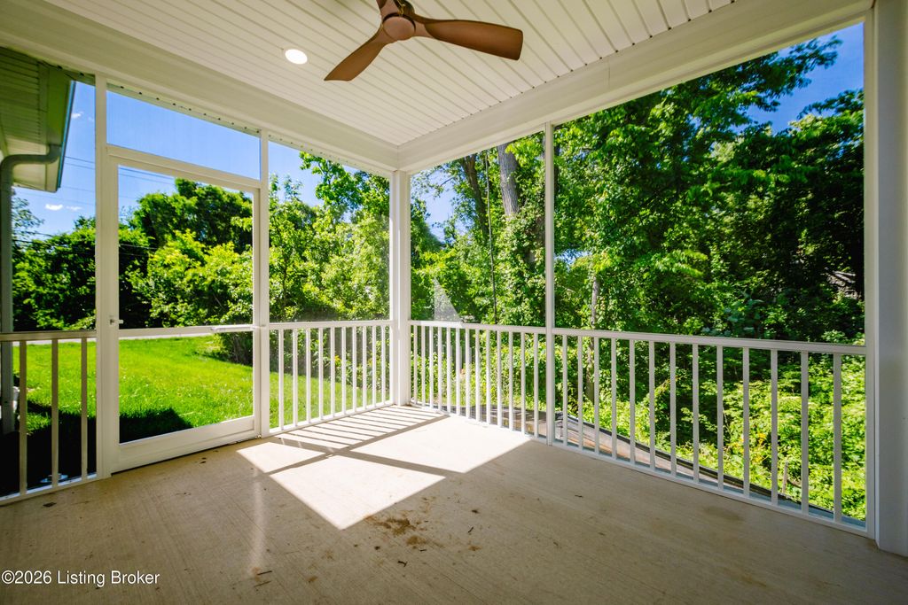 Photo of 1100 N Main St, Elizabethtown, KY 42701 (MLS # 1718549)