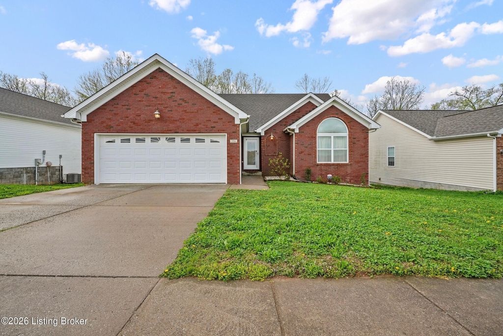 Photo of 396 Bridlewood Ave, Shelbyville, KY 40065 (MLS # 1713403)