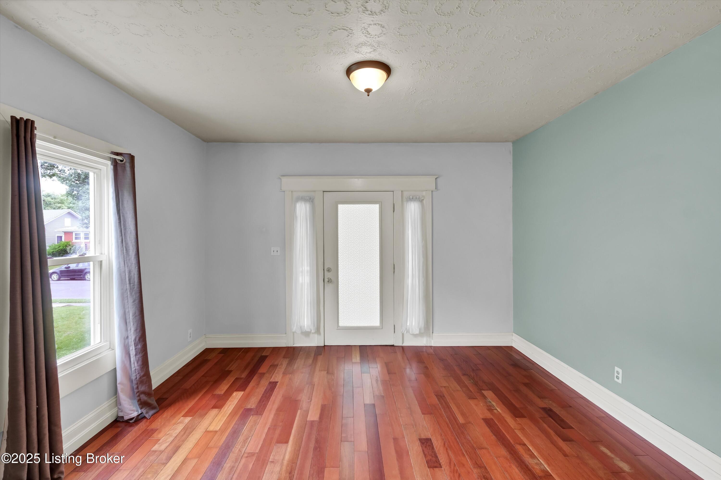 3707 Lentz Ave, Louisville, Kentucky image 6