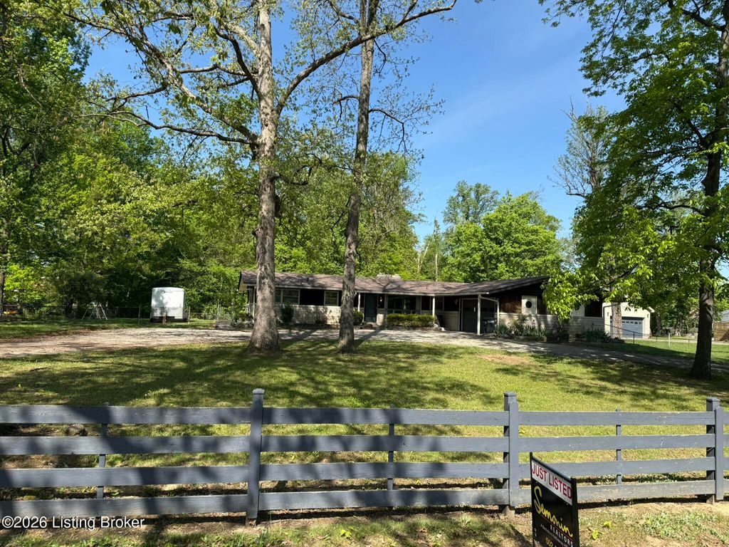 Photo of 9307 Fairground Rd, Louisville, KY 40291 (MLS # 1715529)