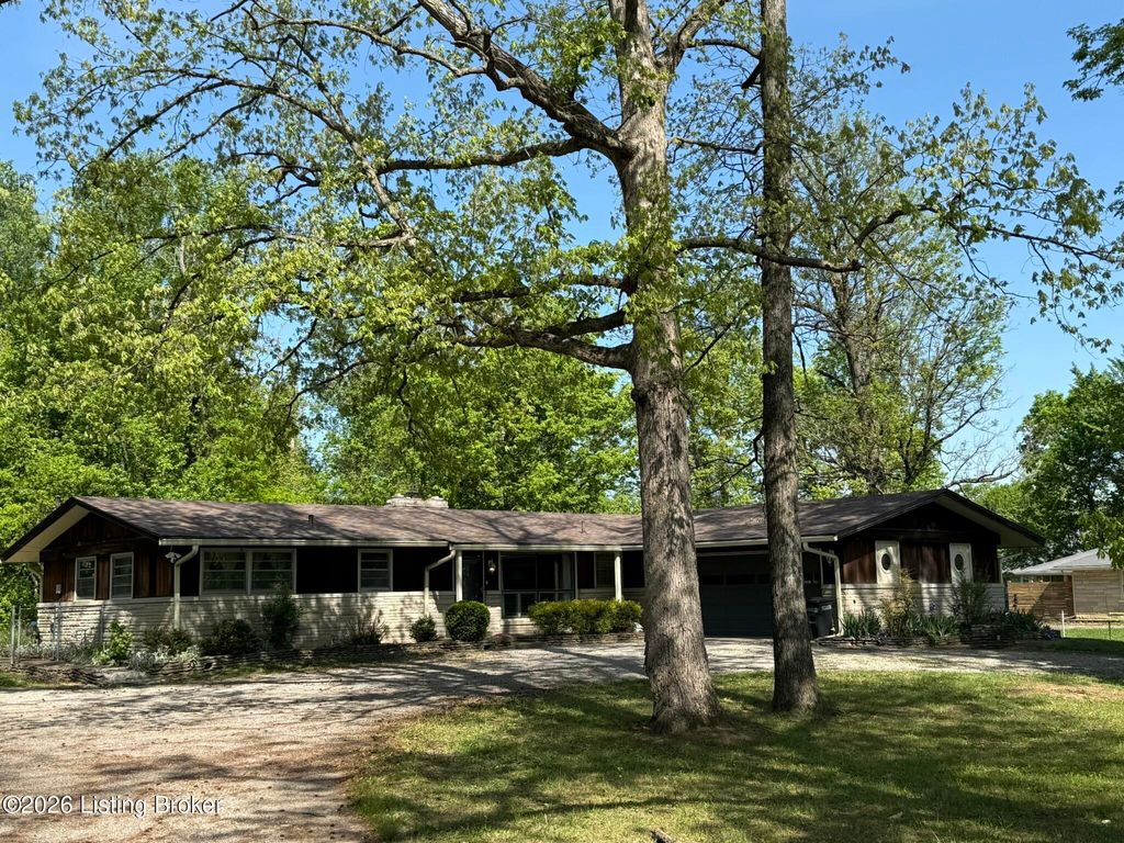 Photo of 9307 Fairground Rd, Louisville, KY 40291 (MLS # 1715529)