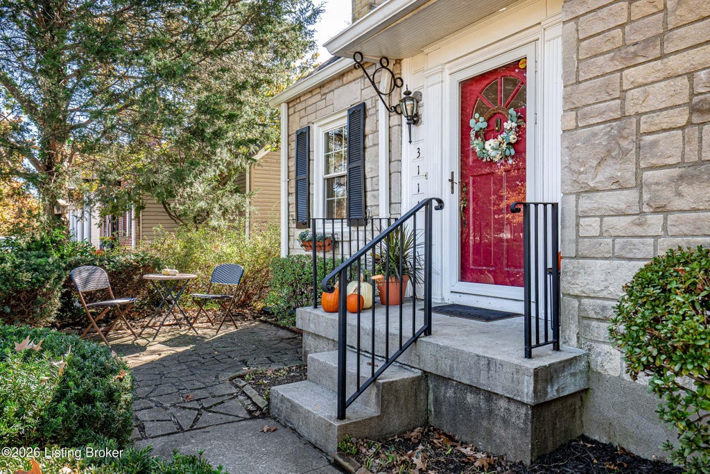 Photo of 3114 Plover Rd, Louisville, KY 40213 (MLS # 1732453)