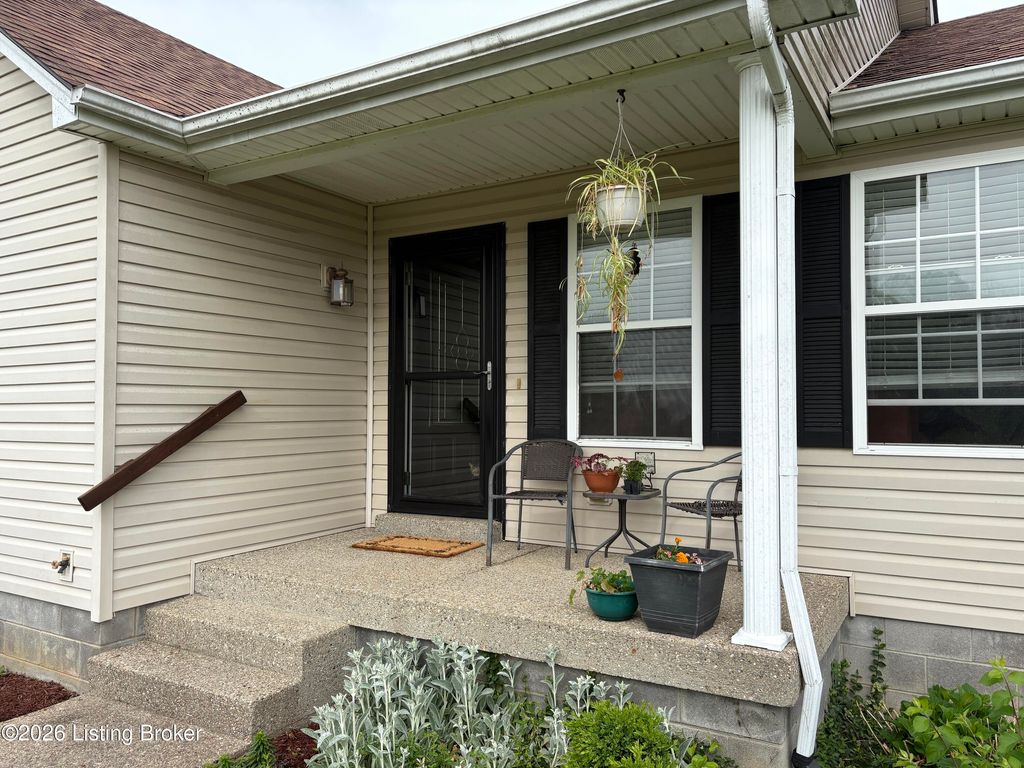 Photo of 457 Webb Ln, Taylorsville, KY 40071 (MLS # 1715607)