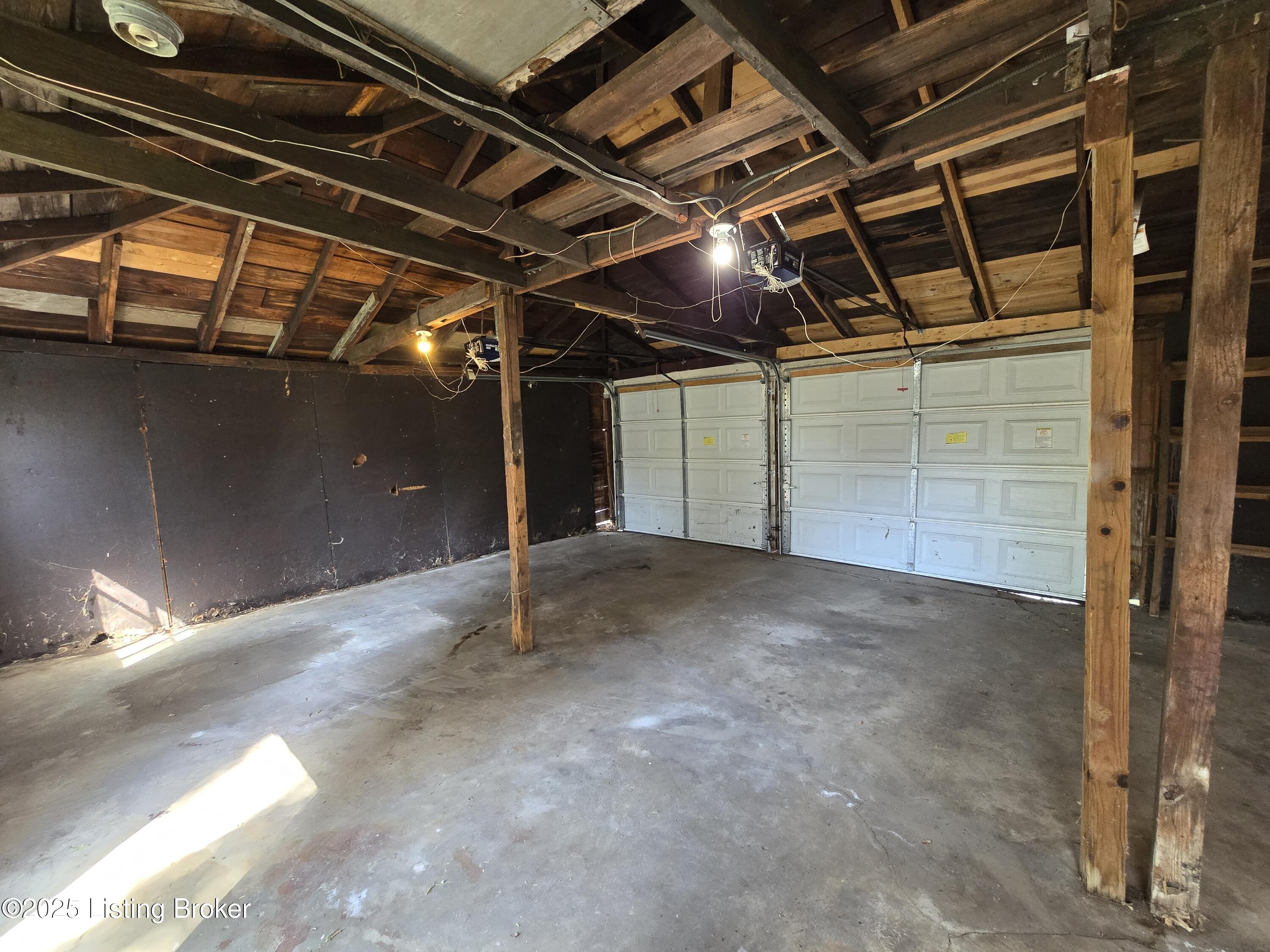 513 E Barbee Ave, Louisville, Kentucky image 41