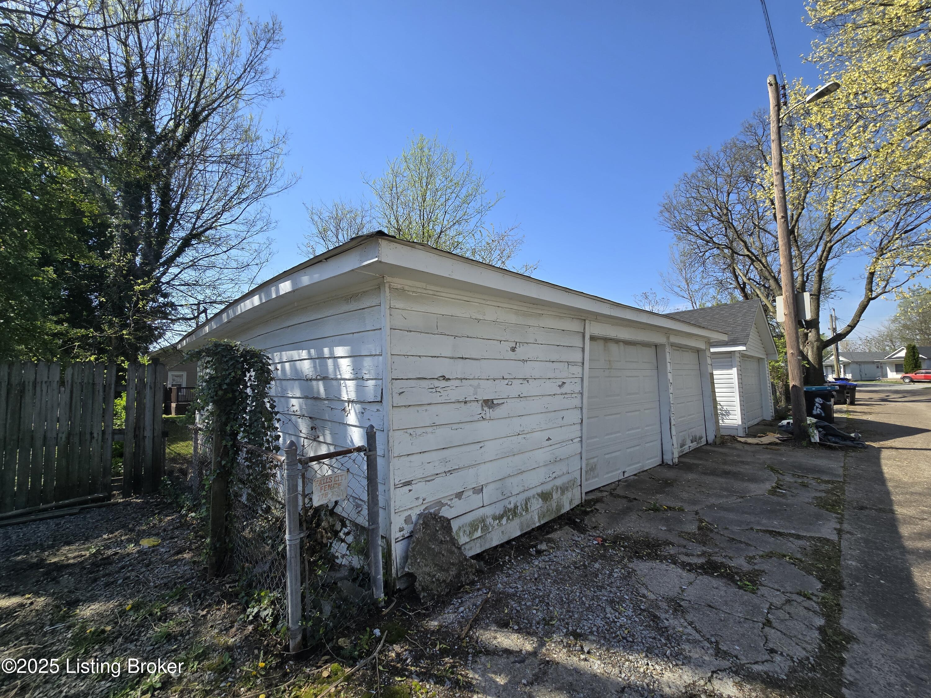 513 E Barbee Ave, Louisville, Kentucky image 44