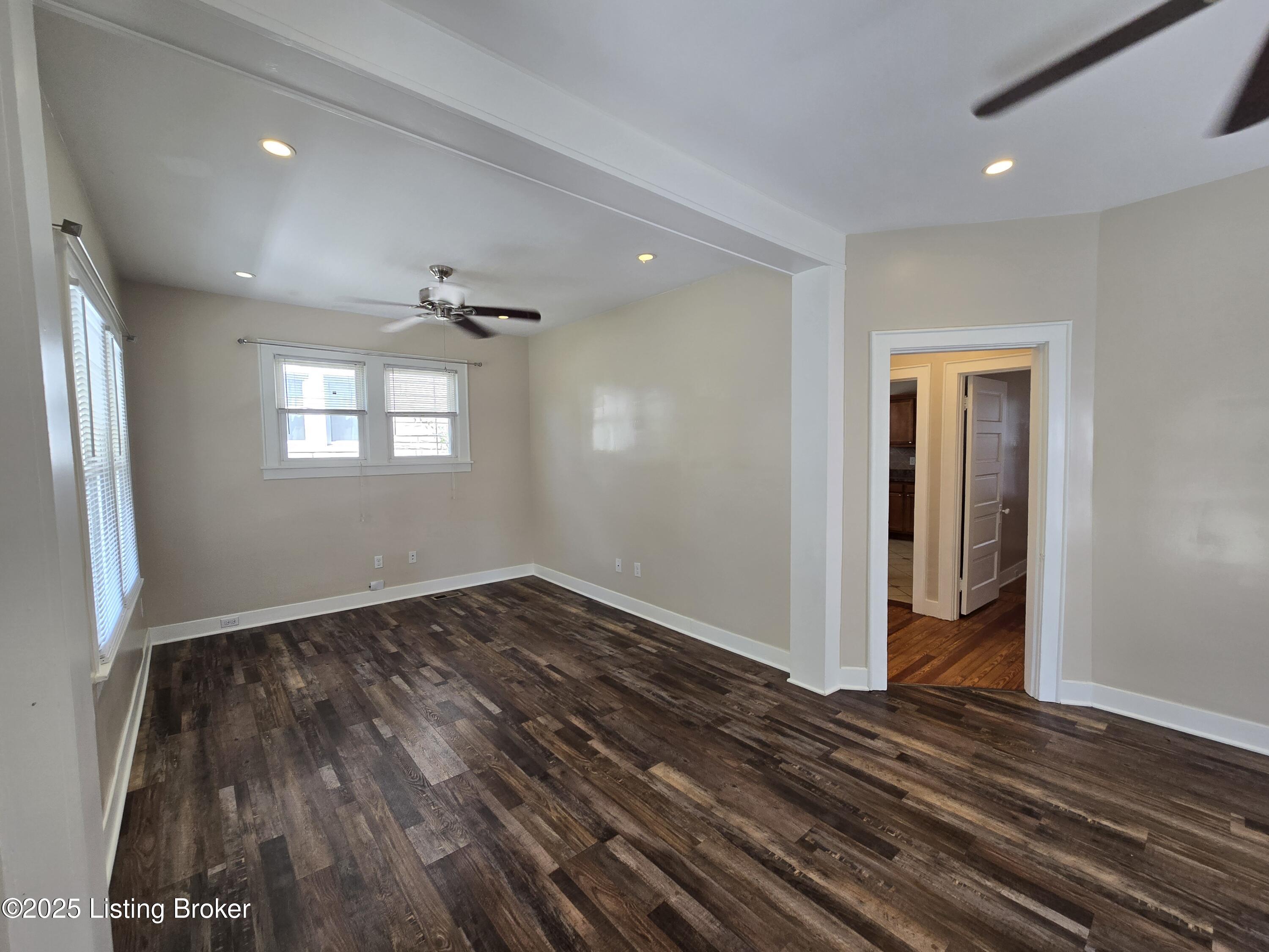 513 E Barbee Ave, Louisville, Kentucky image 10