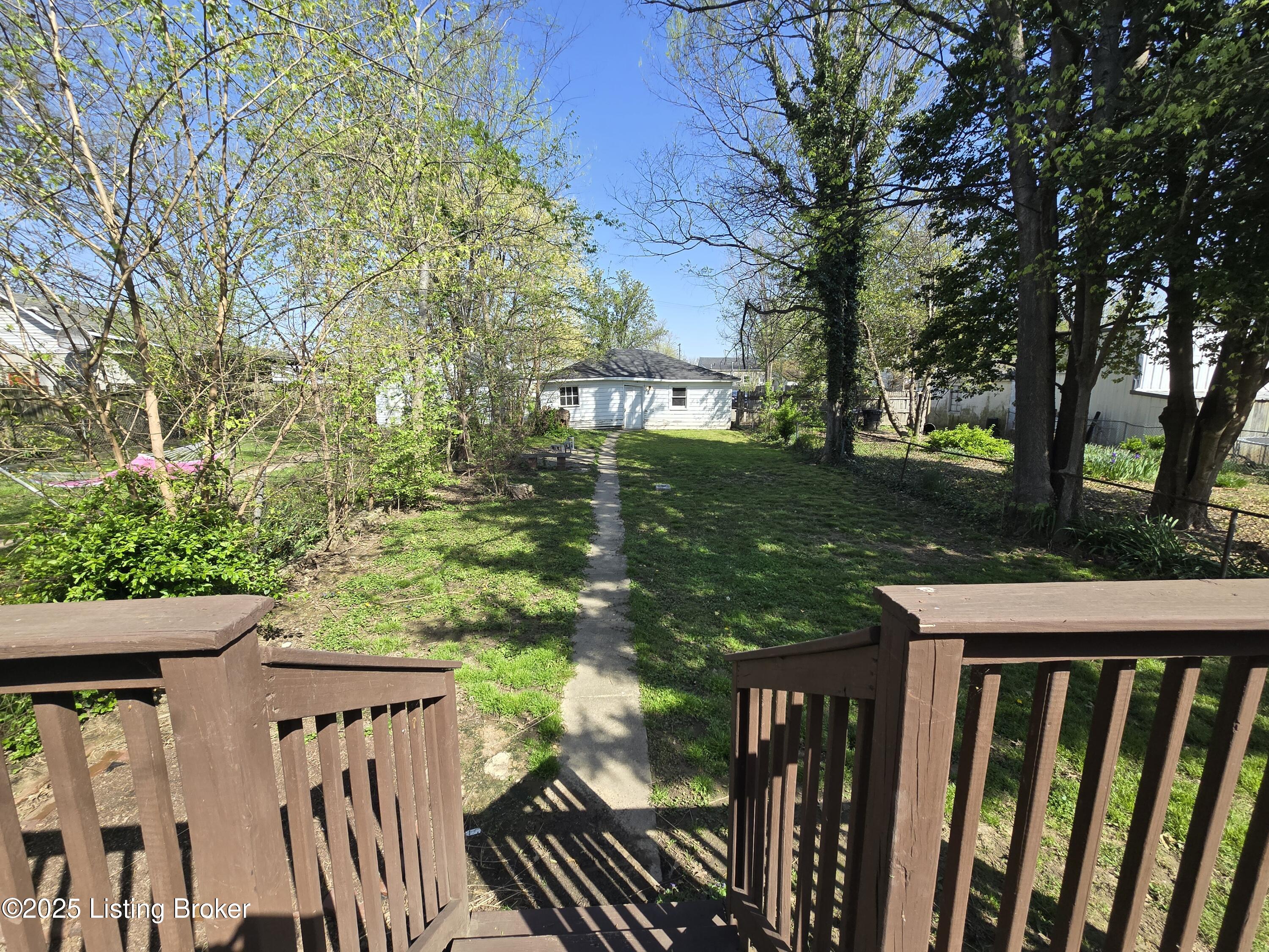 513 E Barbee Ave, Louisville, Kentucky image 33