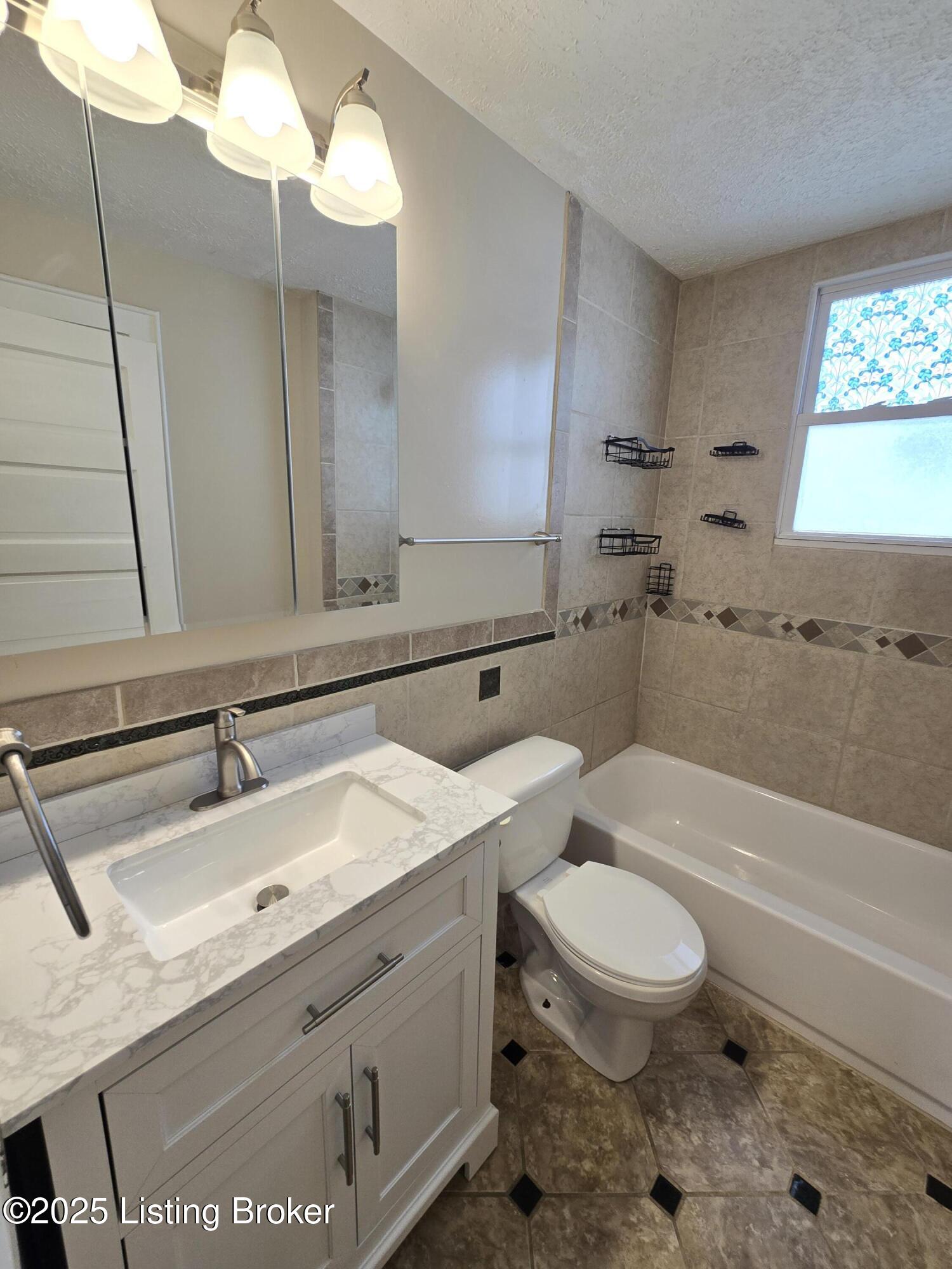 513 E Barbee Ave, Louisville, Kentucky image 19