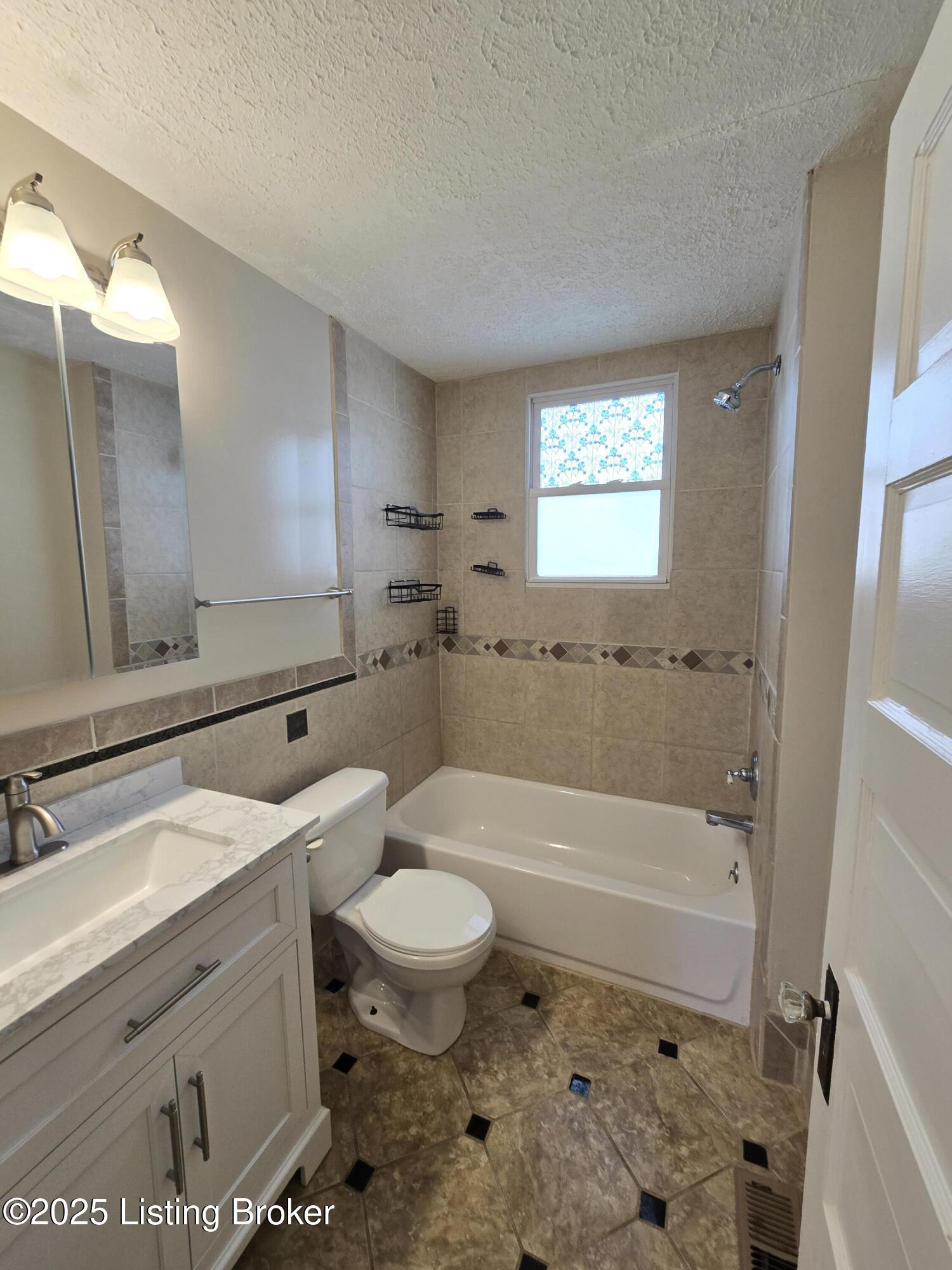 513 E Barbee Ave, Louisville, Kentucky image 18