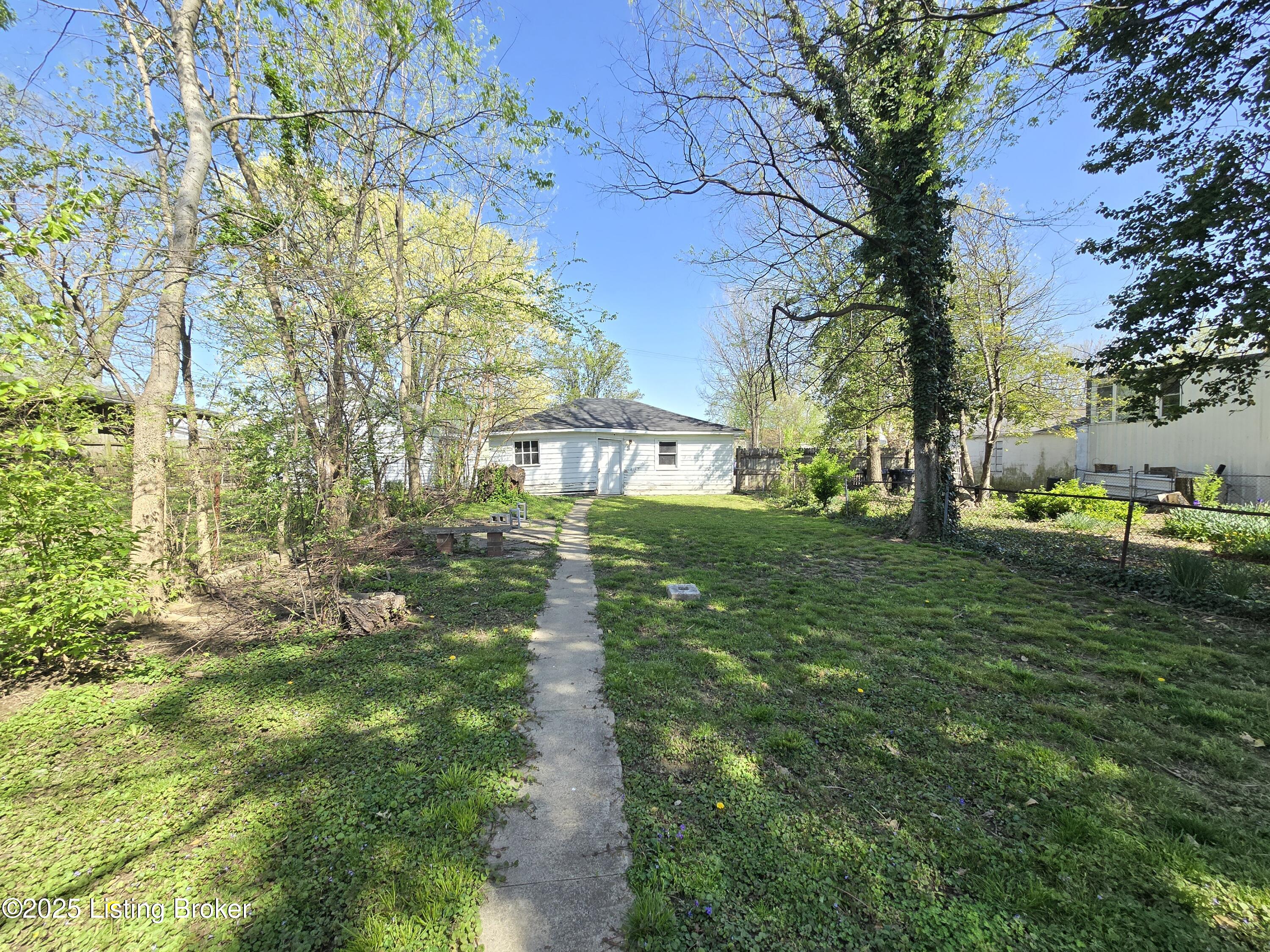 513 E Barbee Ave, Louisville, Kentucky image 34