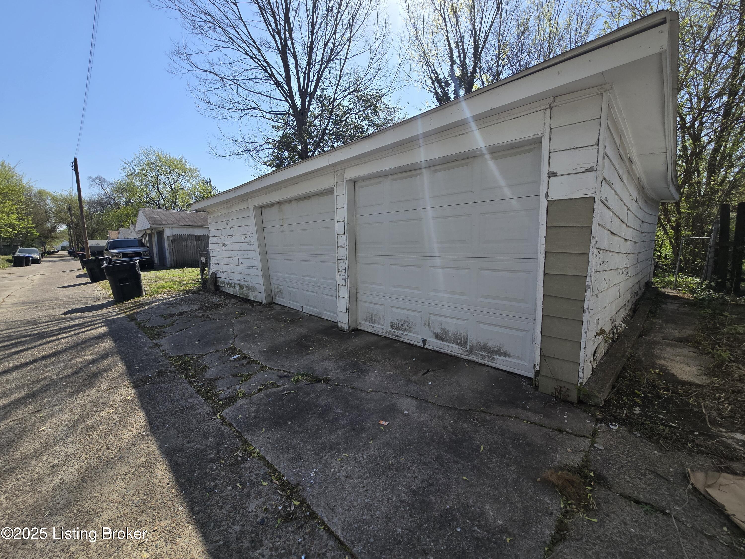 513 E Barbee Ave, Louisville, Kentucky image 43