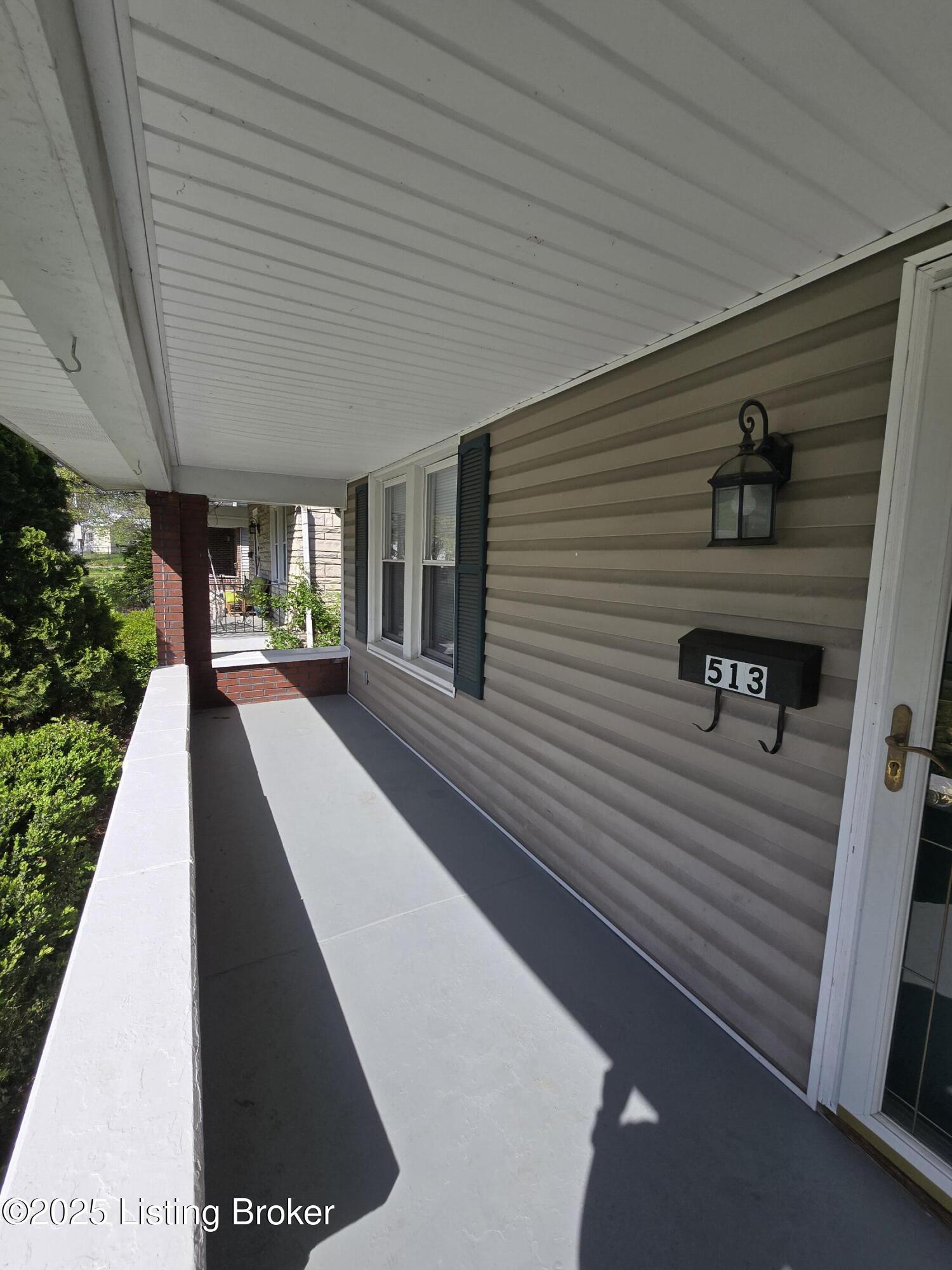 513 E Barbee Ave, Louisville, Kentucky image 5