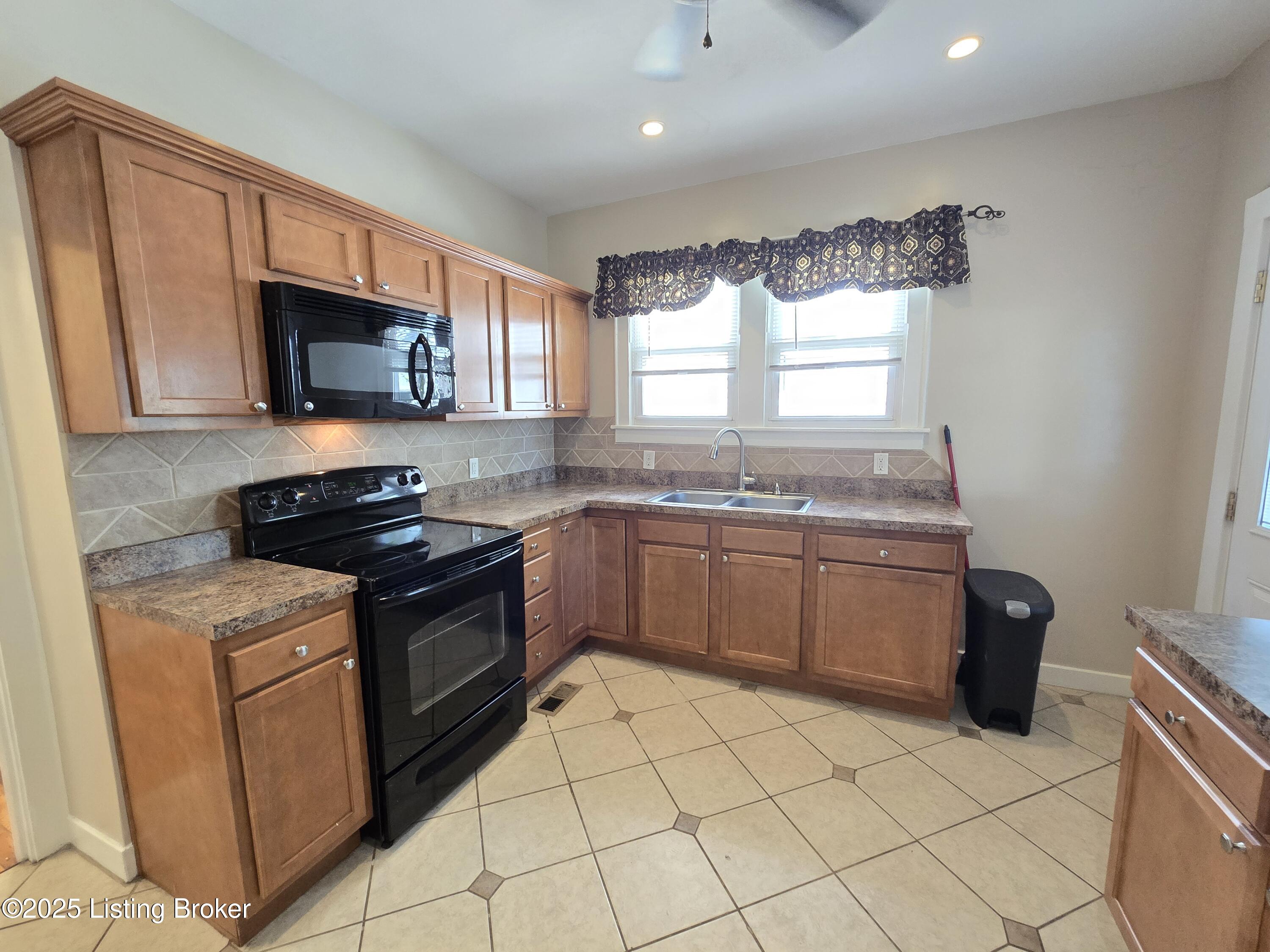 513 E Barbee Ave, Louisville, Kentucky image 26